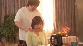[无码破解]ROE-346 我正沉浸在与我心爱的女儿的男朋友的抽搐、背部拱起的性爱中。桐冈皋月
