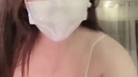 脸蛋眼眸非常气质的极品少女 跳蛋塞在小穴酥麻不断 全身软嫩软嫩粉粉的 自慰呻吟令人欲罢不能