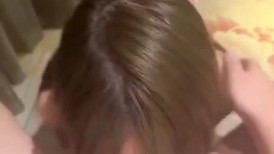 超嫩清纯小母狗『别凶乔婠』哥哥说婠婠的大屁股特别好操，一弹一弹的想一直埋在里面，迫不及待的坐在学长身上一分钟内可以玩弄小狗婠哪些地方呢
