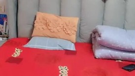 奶子上有纹身的风情少妇，全程露脸一个人在家发骚诱惑，跳蛋塞逼里自慰呻吟，撅着屁股求草，精彩刺激别错过