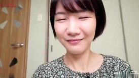 FC2 4697318 【无码x私拍】老公公司破产！负债累累的家庭主妇孤注一掷出镜！像是来学校参观的普通家庭主妇大胆做爱！
