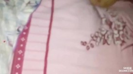 云盘高质露脸A级泄密，风韵犹存微胖良家少妇，表里不一极度反差，线下约炮绿老公，绿帽癖老公负责拍摄