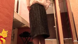 FC2 4696689 【私拍野外暴露SEX】给<巨臀淫妇孕妇>中出！子宫好像因为受不了而隐隐作痛，我把鸡巴插进去后，她<啊嘿嘿>地尖叫起来！！