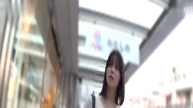 FC2 4701018 [990ptt 截止6月27日] 航空公司应届毕业生可爱脸蛋下隐藏着淫荡的真实身材。<用你的大屌让我怀孕……> 大量精液从阴道深处溢出。