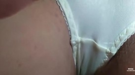 FC2 4684291 【无需制服】先到先得780pt，被热爱性爱、完美臀部的巨乳美女的阴部刺激，生猛干，中出【有积分的高品质】