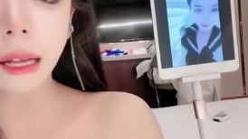 顶级车模 【女模小草莓】极品身材高颜值大长腿粉鲍 口爆深喉 无套啪啪 射嘴 拉丝