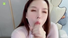 “要把奶头和逼逼一起吸吸”雍容华贵花臂纹身E奶少妇「5XSQ」高跟连体白丝自慰肉感诱惑