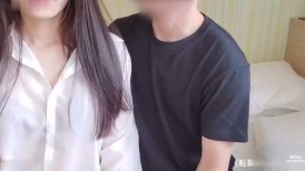 FC2 4706387 限时1480pt！【否】【中出】与拥有女演员级长相的天然美女拥抱并中出。看到这么可爱的女孩被鸡巴搞砸了，真是令人兴奋。*包含奖金