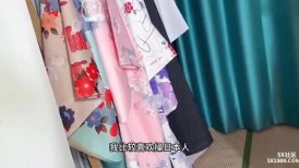 ✅新人萌妹『草莓甜筒 』街头艳遇 日系萌妹嫩穴初体验，稚嫩邻家少女粉嫩小蜜穴被操成大鸡巴的形状！
