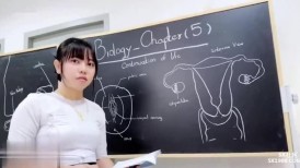 反差婊Myanma 老湿生理课要现场教学我才会懂 被摁在地板上一顿无套猛怼 白浆四溢 内射肥鲍鱼
