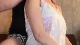 FC2 4696121 口交明星人妻凉子小姐 36岁 无限次使用厚口交 丈夫出差时，就租给她做爱房间，把她的阿黑颜暴露在全世界面前，进行直播 有评论奖励-2