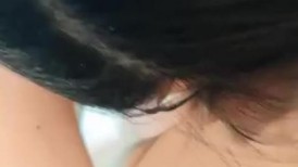 带母狗学妹开房激情啪啪直播，全程露脸乖巧听话各种舔弄大鸡巴，无毛白虎逼无套插入，后入骚臀边打边草真骚