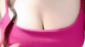剧情演绎：小少妇先自慰揉奶摸逼，然后勾引小帅哥，直接被无情大屌无套猛操！ (2)