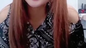 美容店风骚女老板娘被小哥爆草蹂躏口爆吞精，全程露脸丝袜短裙给狼友看奶玩逼，口交大鸡巴被小哥无套爆草
