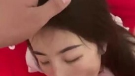 高颜反差未婚妻准新娘薛X被未婚夫婚床上爆操浓精液射脸敷面膜 性感小蛮腰 圆润翘臀 真实原档 5V5