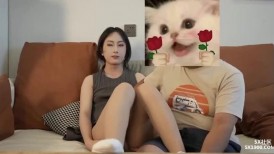 精品推荐 5XSQ大神摄影师【Tiger胖虎】出品药娘『花花』 隔着肉丝按摩后庭揉奶竟然被压射