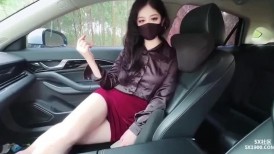 【萌崽儿】- 野外车震高冷女上司 全裸圆润的大屁股索要肉棒 大开车门后入操逼 狠狠的内射溢出精液