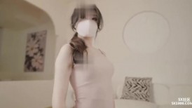 网红女神【桥本香菜】人妻出轨日记3_本应该出差的丈夫突然回家_偷情正太临时扮演瑜伽教练_在醉酒熟睡的丈夫面前无套做爱