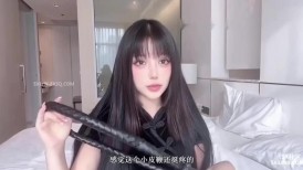 网红颜值女神【御梦子】淫欲梦梦线下约炮第三弹_皮鞭调教粉丝足交按摩肉棒_深骑肉棒一次不过瘾_连续要了两次才满足
