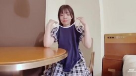 FC2 4745559 [今日限价] 身材苗条、黑发、腰肢优美的泳装女郎。在男友不知情的情况下连续两次生吃。大量射精 [无码，中出]