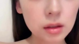 2025年4月，极品模特般的女神，【泡芙】，真的是漂亮，明星脸，上下粉嫩健谈风骚，难得一见的尤物