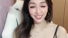 高颜值大奶性感气质美女，直播大秀特写各种秀_ (1)