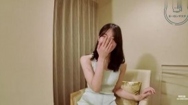 FC2 4754076 ★露脸★素人来干坏事！案例97：毕业前1000人！F罩杯的胸罩被挤得好紧啊，哈哈。22岁，放荡女大学生沙耶香酱的故事。