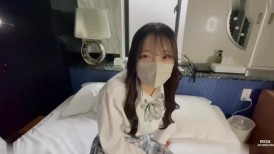 FC2 4755734 [素人POV #029] 才华横溢又可爱的美绪。她穿着制服的样子真是迷人。初次肛交时，她痛苦地扭动着身体，紧紧抱住头。最后以纯粹的中出结束。[内含评论奖励]