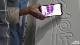变态女婿：边操丈母娘边跟媳妇打电话，含糊其辞老B也润滑，老婆跟丈母娘同床交替！