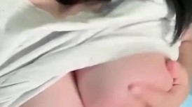 ⚫️最新福利，天然八字巨奶嫩妹【不是秋刀鱼】定制福利，乳房又大又软，脸穴同框道具自慰流白浆_ (3)