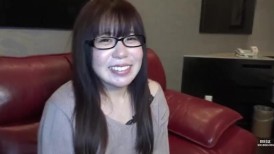 FC2 4762037 【初次特价！】21岁戴眼镜的女大学生。外表文静，但潮吹量惊人。<这是我感受过的最好的感觉♡>，她被年长男人的鸡巴深深吸引，兴奋地喊道，然后直接中出。