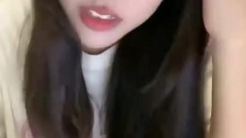 天花板颜值可爱小嫩妹害羞小奶包没想到能玩这么大直接来次大尺度3P粉嫩的小逼逼都被干肿了痛心-害羞小奶包8 (3)5675