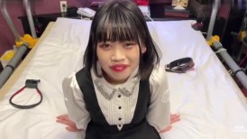 FC2 4771802 就读音乐学院的女大学生 Kaede（有男朋友）被大脚大脚地捆绑，并进行了无限次 SM 训练！她被用吸盘、电动按摩器和振动器彻底惩罚，直到她颤抖！然后，她在痉挛的小穴里被内射！ [有]