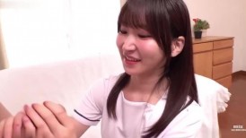 [无码破解]SKMJ-670 <请你帮我把这个处男的包皮剥掉好吗？>一位温柔如天使的护士被搭讪了！她充满母爱地剥掉了他阴茎上的包皮！他脸红了，被这块坚硬如石、被剥开的处男阴茎激起了性欲！然后，她温柔地夺走了他的贞操！2